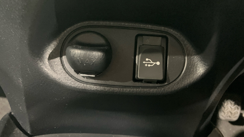 Toyota Yaris 1.33 VVT-i Icon 5dr Petrol Hatchback